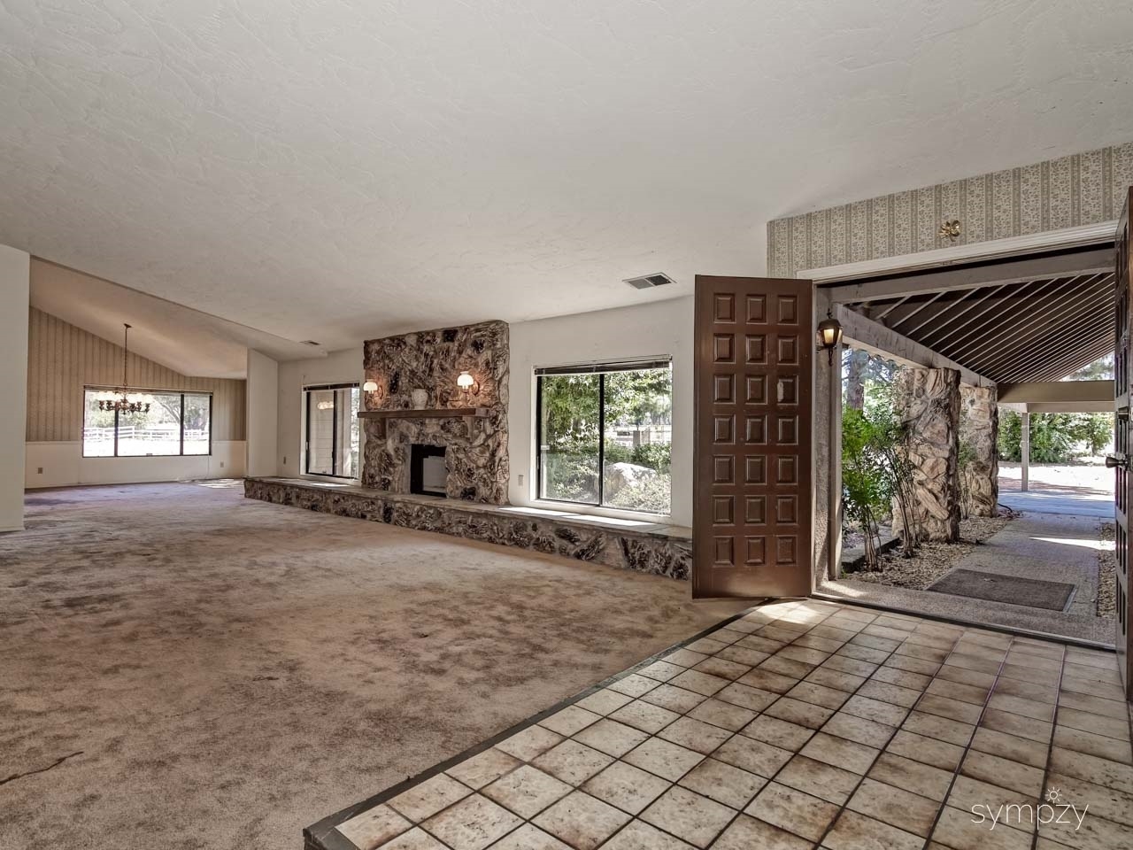 28114 Queensbridge Road Valley Center, CA 92082 - Photo 5 of 25 Gallery Image 5