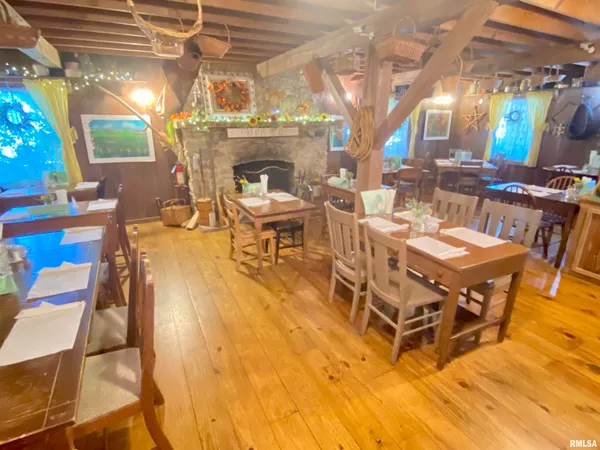 $349,900 | 6141 Highway 97, Pleasant Plains, IL 62677