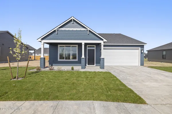 $369,900 | 313 Amberly Avenue, Grandview, WA 98930