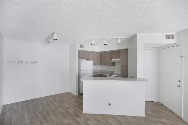 $1,850 | 417 Vista Isles Drive, Unit 2315, Sunrise, FL 33325