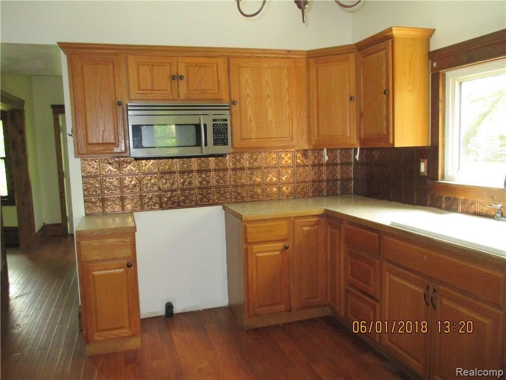 4949 Millis Road North Branch, MI 48461 - Photo 5 of 24 IMG_3176.JPG