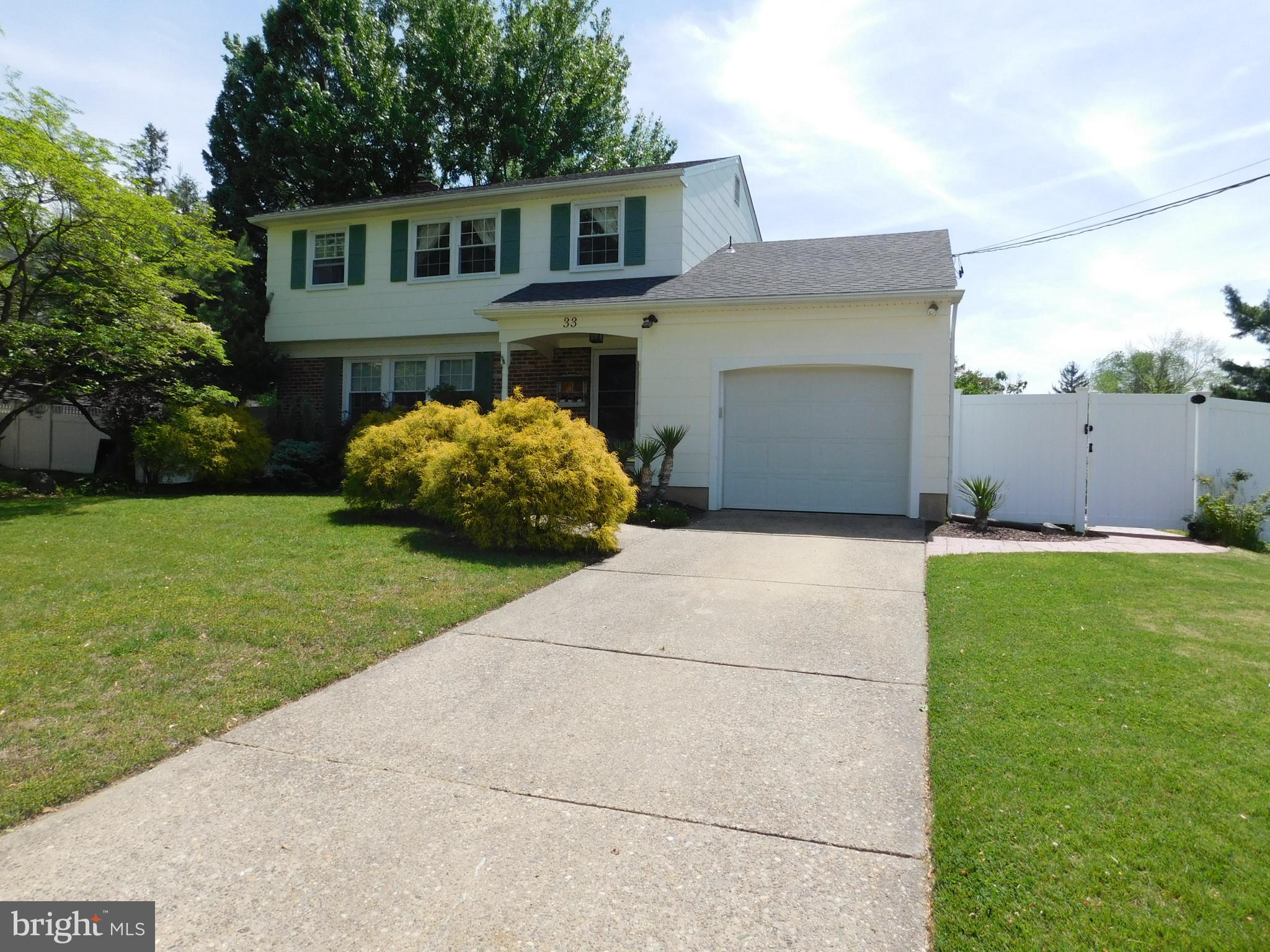 33 Champlain Road Marlton, NJ 08053 - Photo 2 of 45 Exterior front Yard