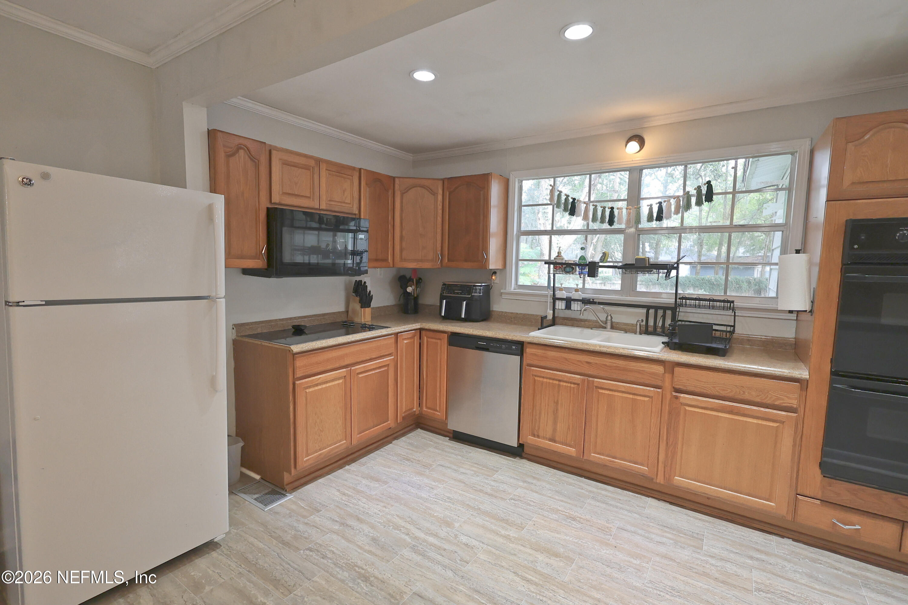 7448 Clinton Street Jacksonville, FL 32208 - Photo 15 of 43 Kitchen