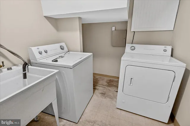 $359,900 | 9865 Garvey Drive, Philadelphia, PA 19114