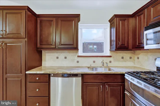 $359,900 | 9865 Garvey Drive, Philadelphia, PA 19114