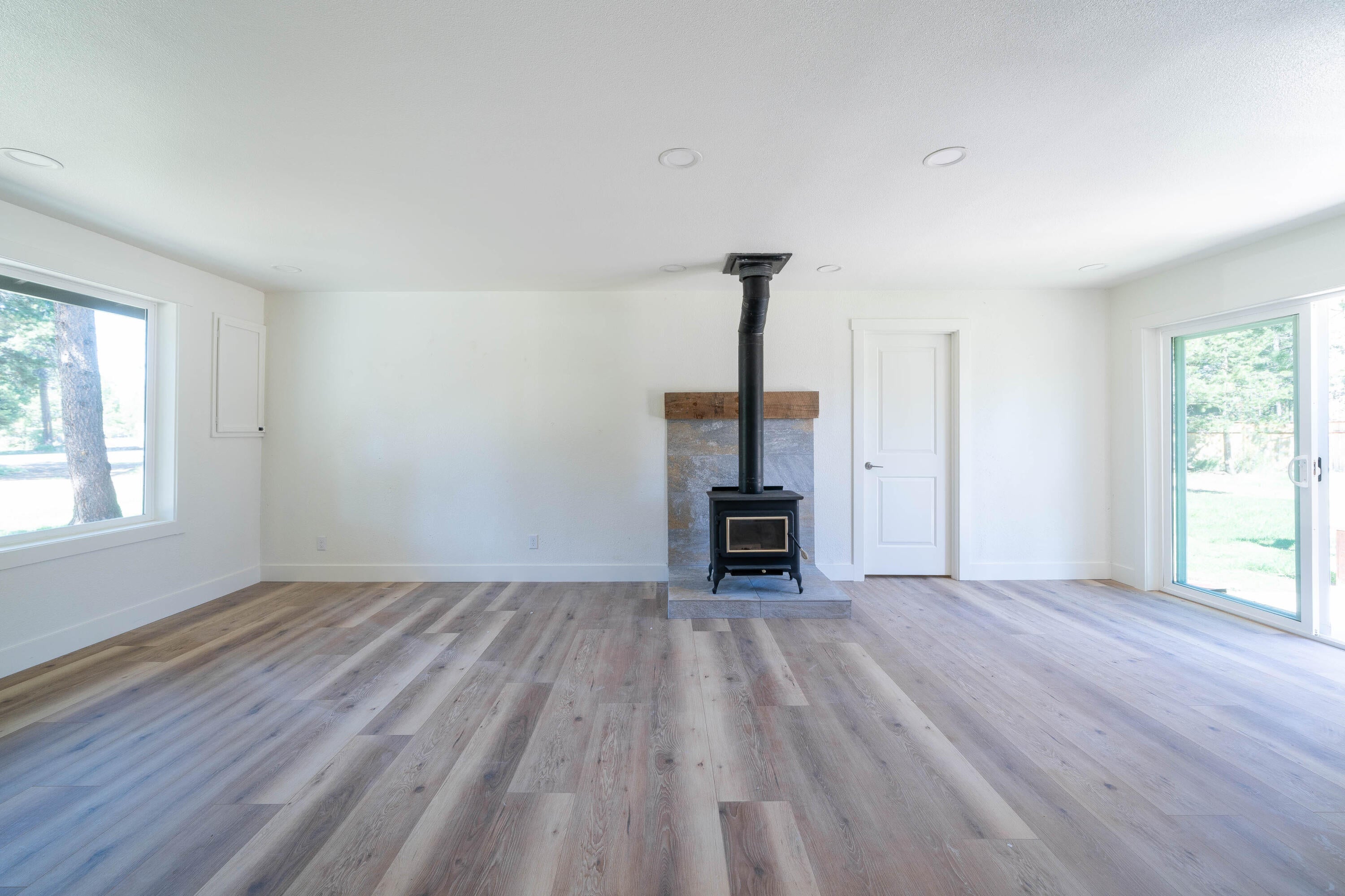 56074 Snow Goose Road Bend, OR 97707 - Photo 9 of 28 DSC04235
