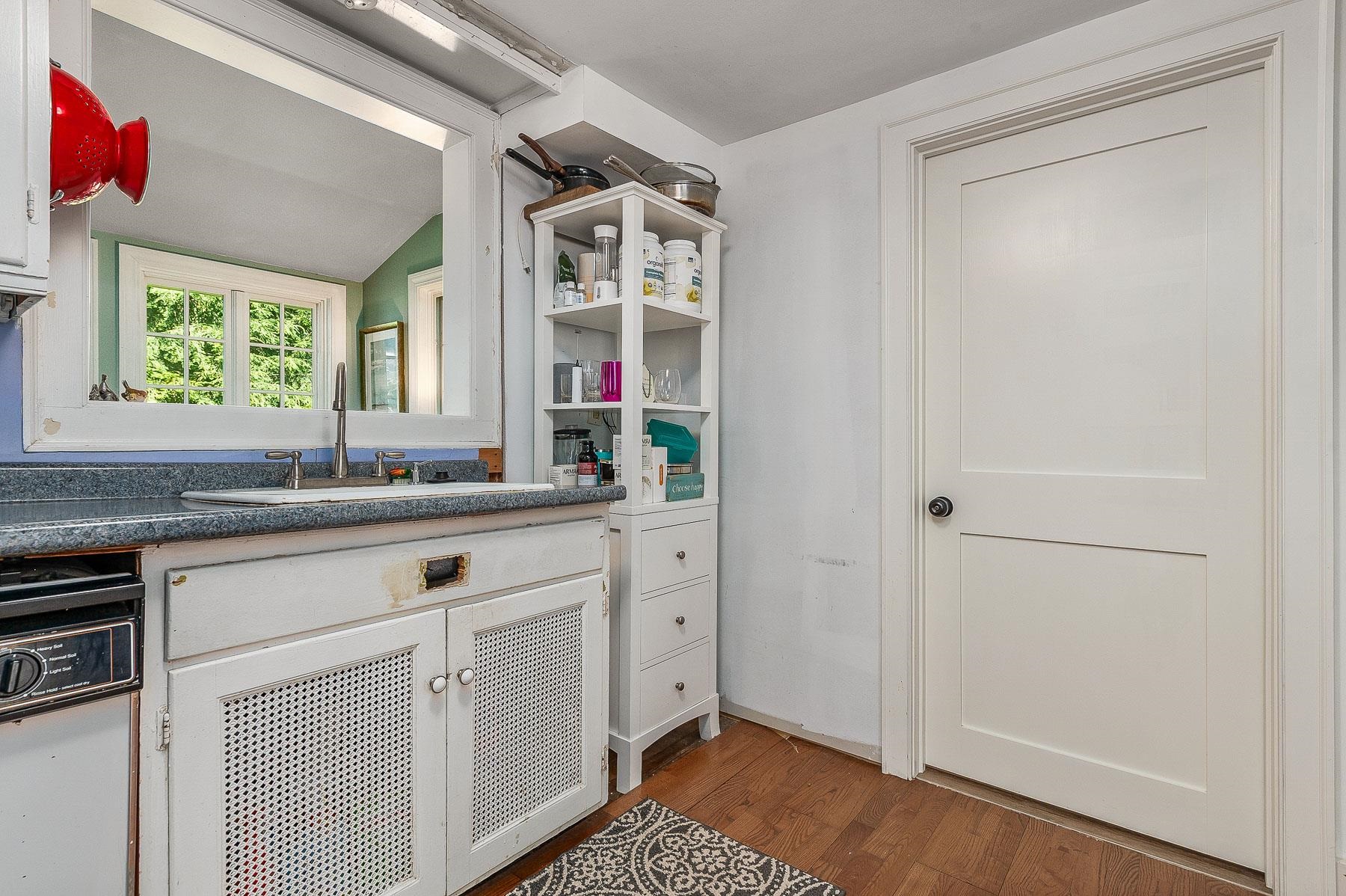 51 Pinehurst Road Portsmouth, NH 03801 - Photo 9 of 46