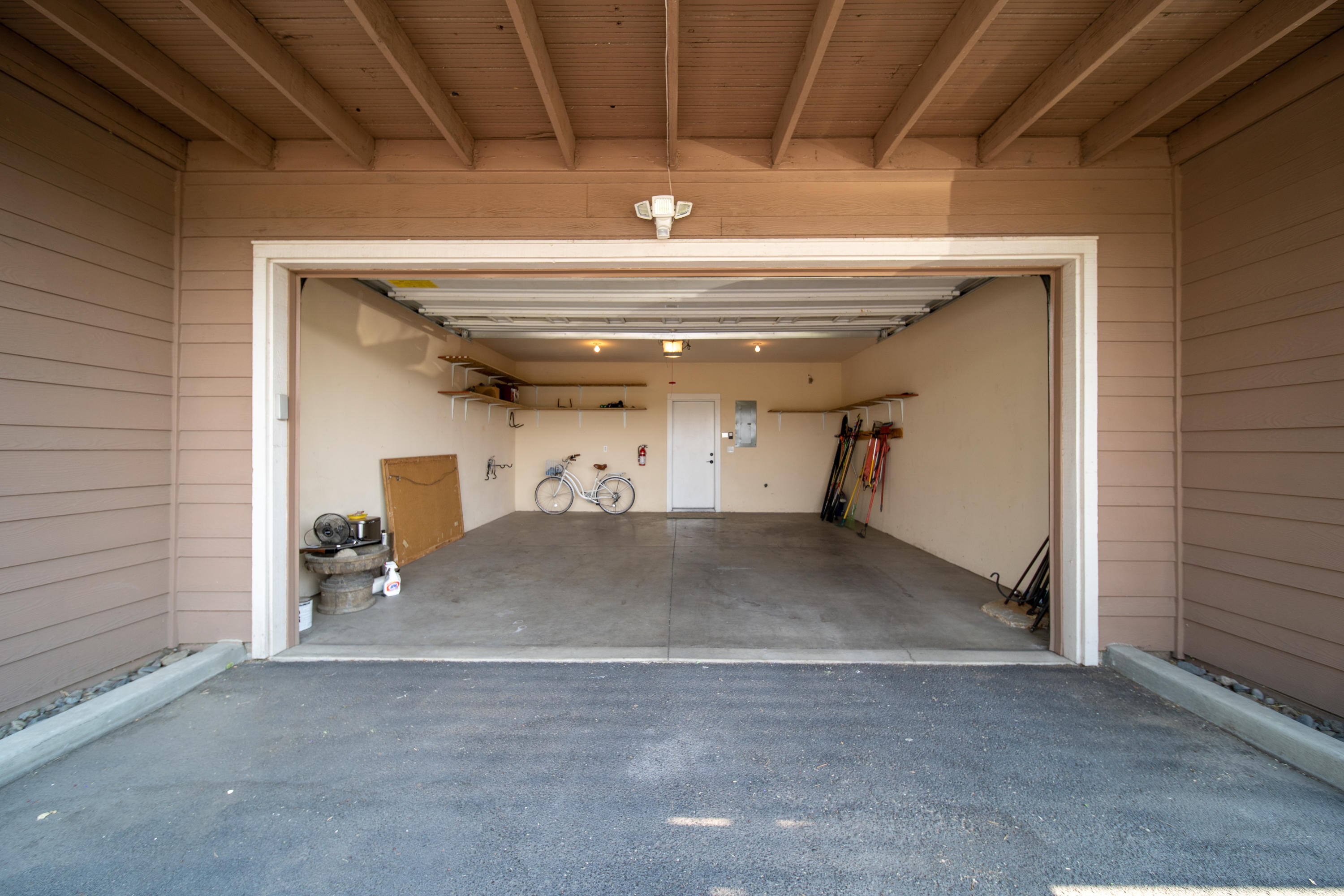 99 Southwest Allen Road, Unit A Bend, OR 97702 - Photo 24 of 25 DSC07150