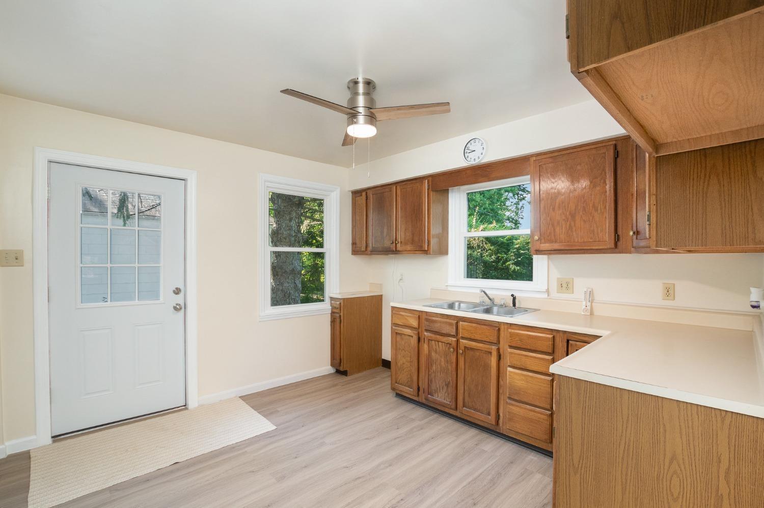 3807 Riehle Road Cincinnati, OH 45247 - Photo 12 of 26 Gallery Image 12