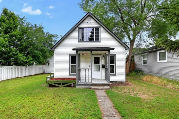 $289,900 | 4423 North Cedar Street, Spokane, WA 99205