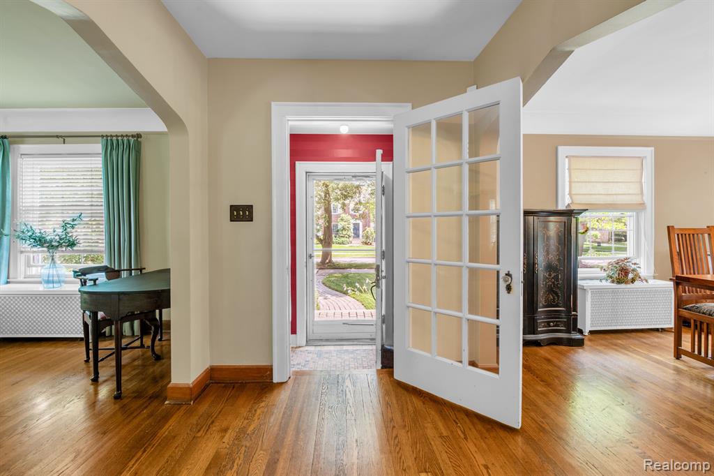 1365 Harvard Road Grosse Pointe Park, MI 48230 - Photo 4 of 44