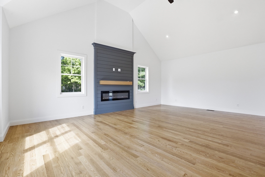 294 Salem Road Dracut, MA 01826 - Photo 14 of 33
