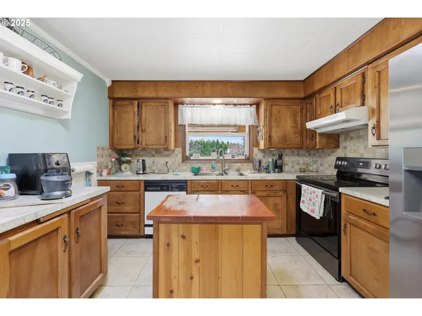 $370,000 | 80107 Pioneer Street, Tygh Valley, OR 97063