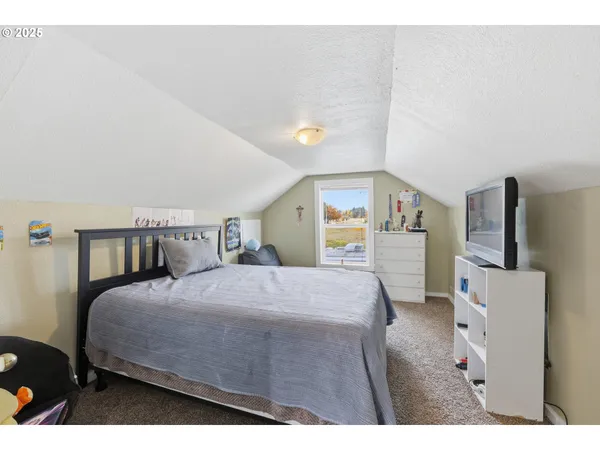 $370,000 | 80107 Pioneer Street, Tygh Valley, OR 97063