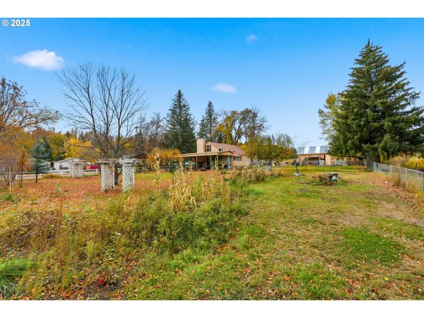 $370,000 | 80107 Pioneer Street, Tygh Valley, OR 97063