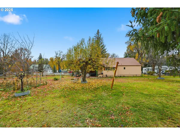 $370,000 | 80107 Pioneer Street, Tygh Valley, OR 97063