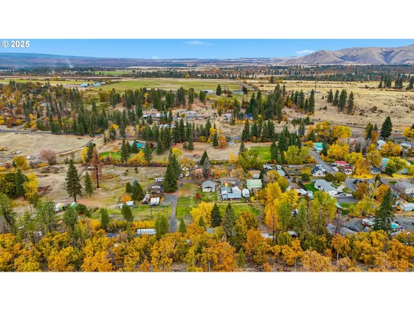 $370,000 | 80107 Pioneer Street, Tygh Valley, OR 97063