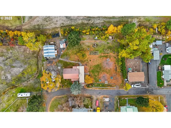 $370,000 | 80107 Pioneer Street, Tygh Valley, OR 97063