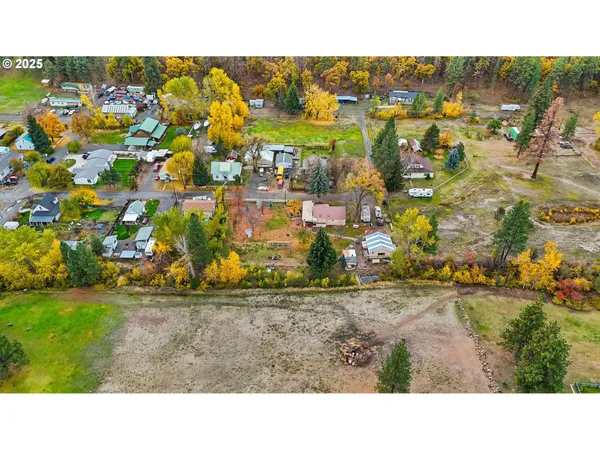 $370,000 | 80107 Pioneer Street, Tygh Valley, OR 97063