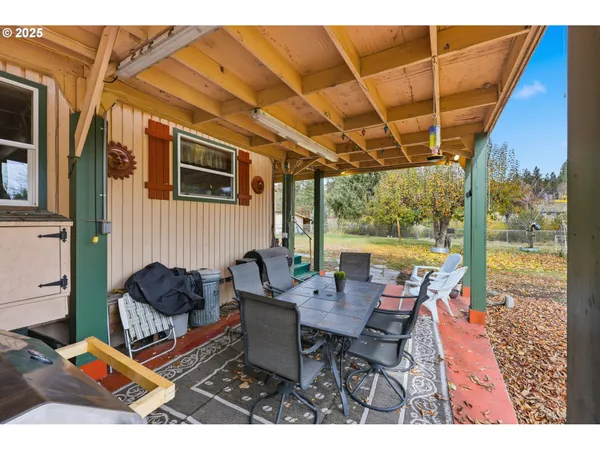 $370,000 | 80107 Pioneer Street, Tygh Valley, OR 97063