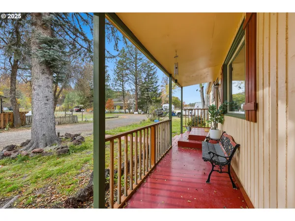 $370,000 | 80107 Pioneer Street, Tygh Valley, OR 97063