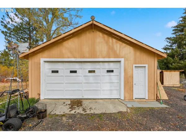 $370,000 | 80107 Pioneer Street, Tygh Valley, OR 97063