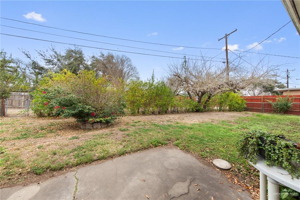 1012 West 3rd Street Weslaco, TX 78596 - Photo 23 of 27 a view of a backyard