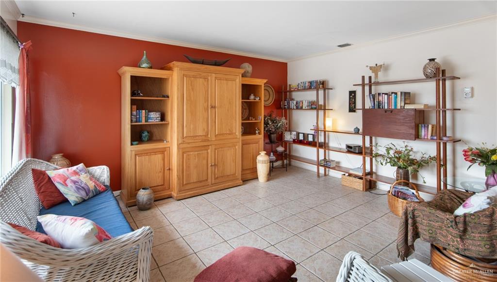 1012 West 3rd Street Weslaco, TX 78596 - Photo 4 of 27 a living room with furniture