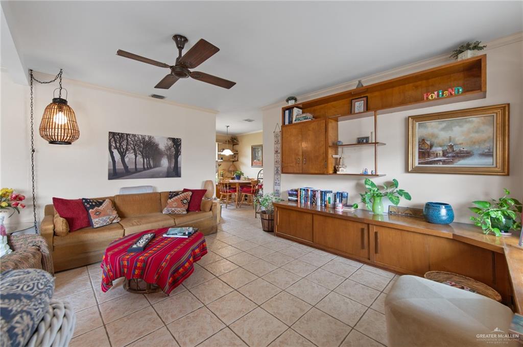 1012 West 3rd Street Weslaco, TX 78596 - Photo 6 of 27 a living room with furniture
