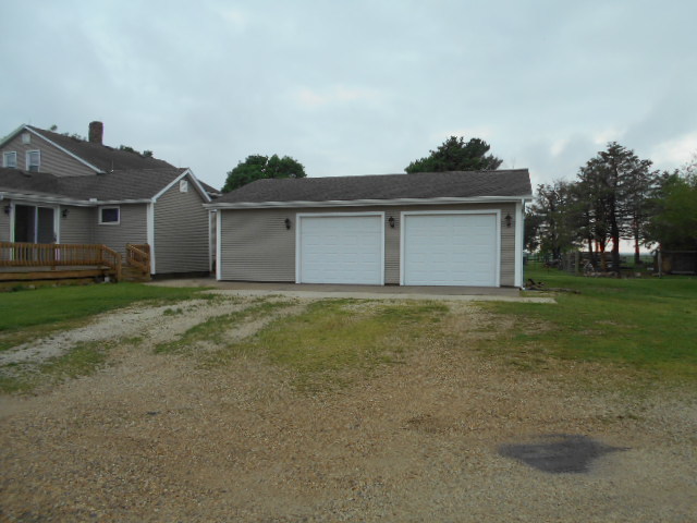 1373 North 36th Road Ottawa, IL 61350 - Photo 3 of 21