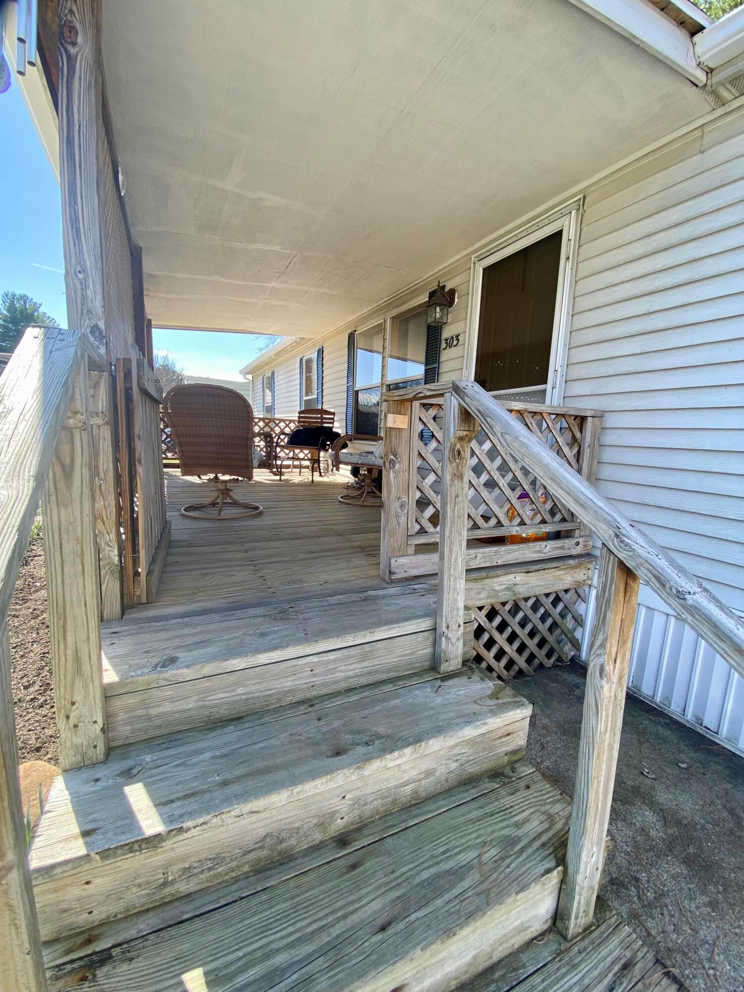 303 Ridgeview Drive Circleville, OH 43113 - Photo 5 of 22 covered front porch