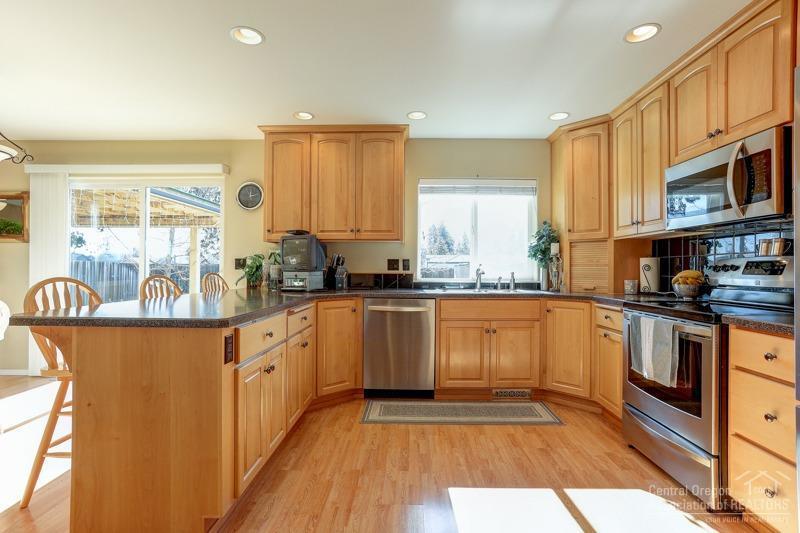 20555 Rolen Avenue Bend, OR 97702 - Photo 8 of 25 Additional Photo