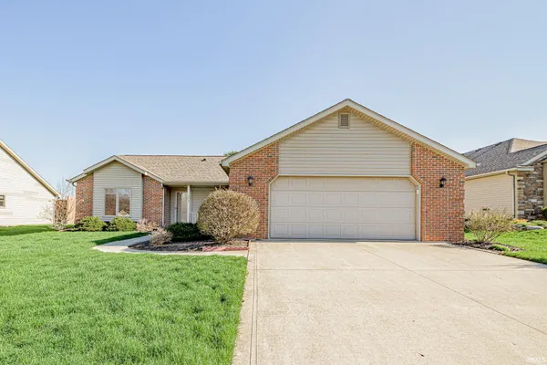 $284,900 | 279 South Eagle Glen Trail, Columbia City, IN 46725