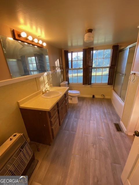 252 Edwards Street Elberton, GA 30635 - Photo 41 of 43 a spacious bathroom with a large tub and shower