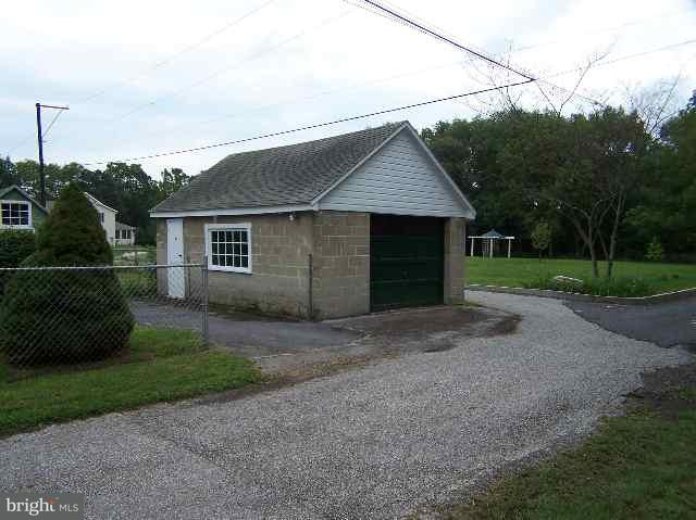 32 East Ridge Street Carlisle, PA 17013 - Photo 3 of 6 Gallery Image 3