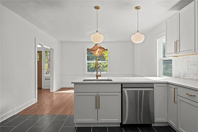 $1,215,000 | 426 West 57th Street, Kansas City, MO 64113