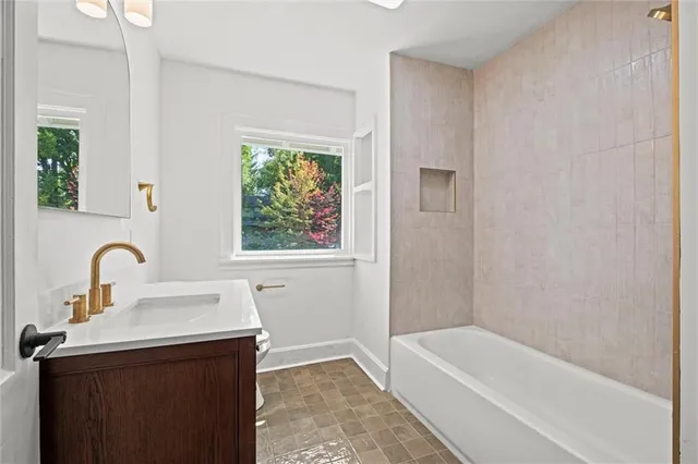 $1,215,000 | 426 West 57th Street, Kansas City, MO 64113