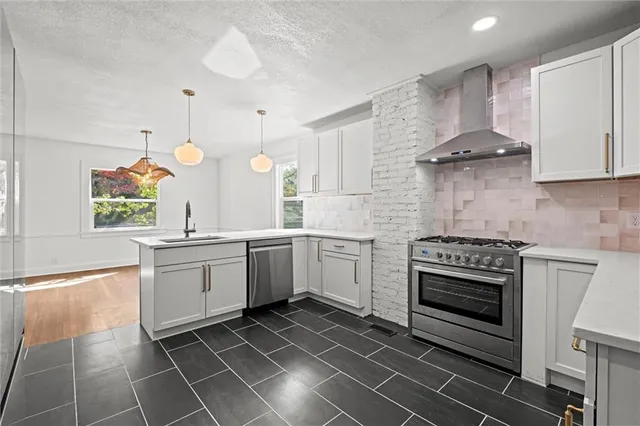 $1,215,000 | 426 West 57th Street, Kansas City, MO 64113