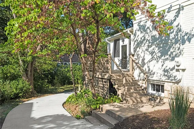 $1,215,000 | 426 West 57th Street, Kansas City, MO 64113