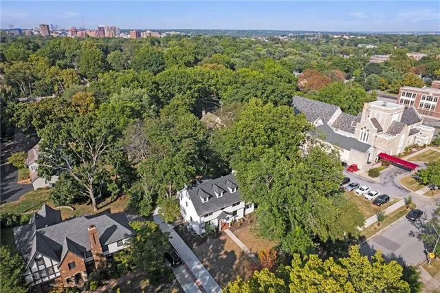 $1,215,000 | 426 West 57th Street, Kansas City, MO 64113