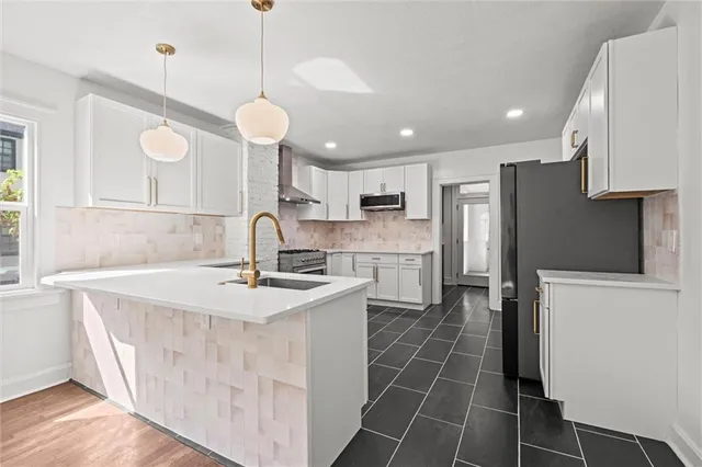 $1,215,000 | 426 West 57th Street, Kansas City, MO 64113