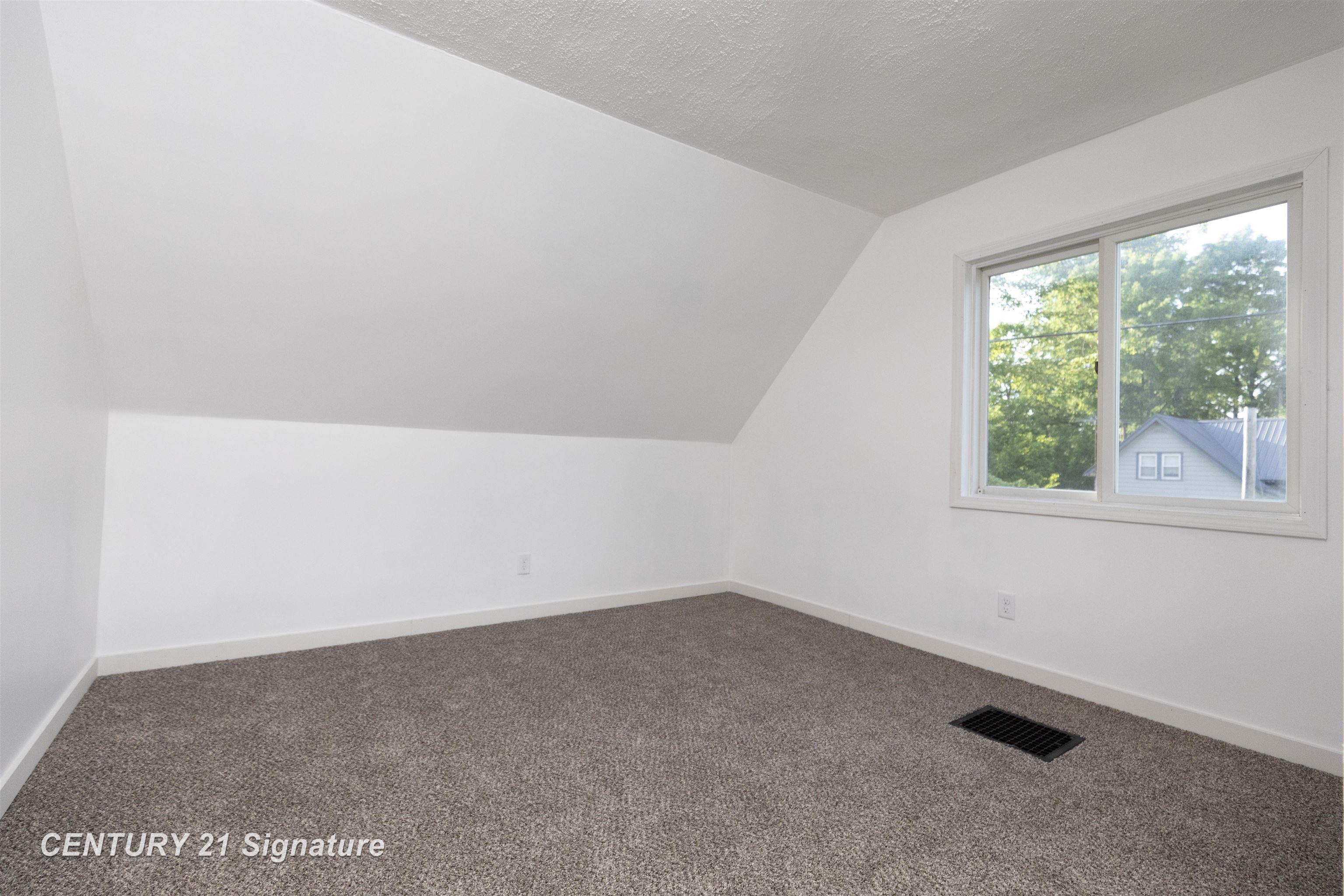 611 West 2nd Street Pinconning, MI 48650 - Photo 27 of 38