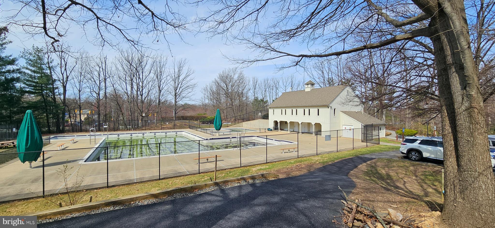 5831 Cove Landing Road, Unit 301 Burke, VA 22015 - Photo 31 of 33 a view of a park with iron fence