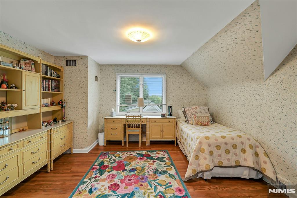 616 Rutland Avenue Teaneck, NJ 07666 - Photo 21 of 39
