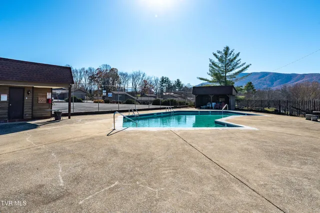 $170,000 | 518 D Pilgrim Court, Unit D, Johnson City, TN 37601