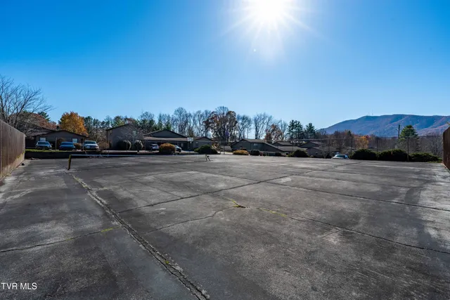 $170,000 | 518 D Pilgrim Court, Unit D, Johnson City, TN 37601