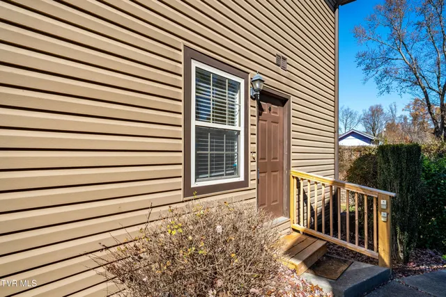 $170,000 | 518 D Pilgrim Court, Unit D, Johnson City, TN 37601