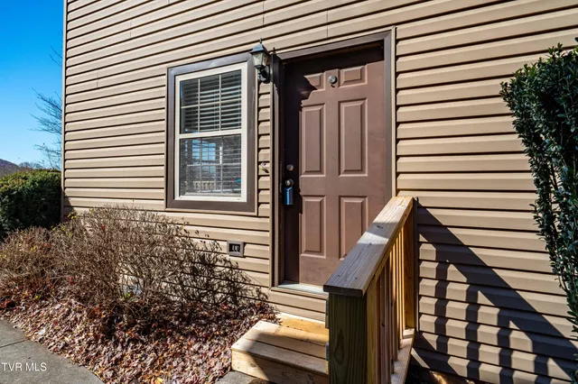 $170,000 | 518 D Pilgrim Court, Unit D, Johnson City, TN 37601