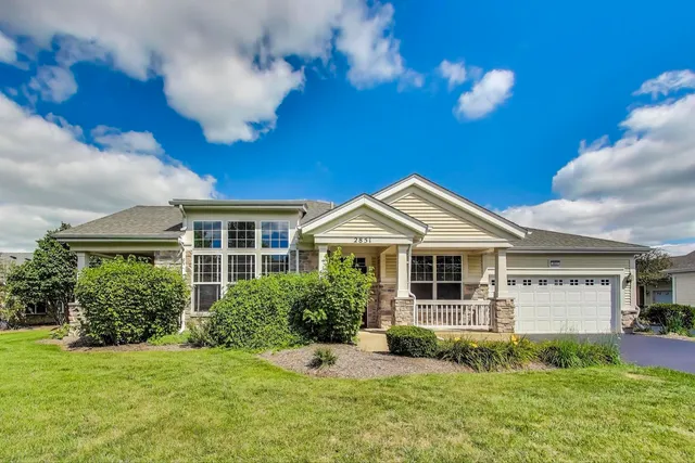 $520,000 | 2851 Normandy Circle, Unit 2851, Naperville, IL 60564
