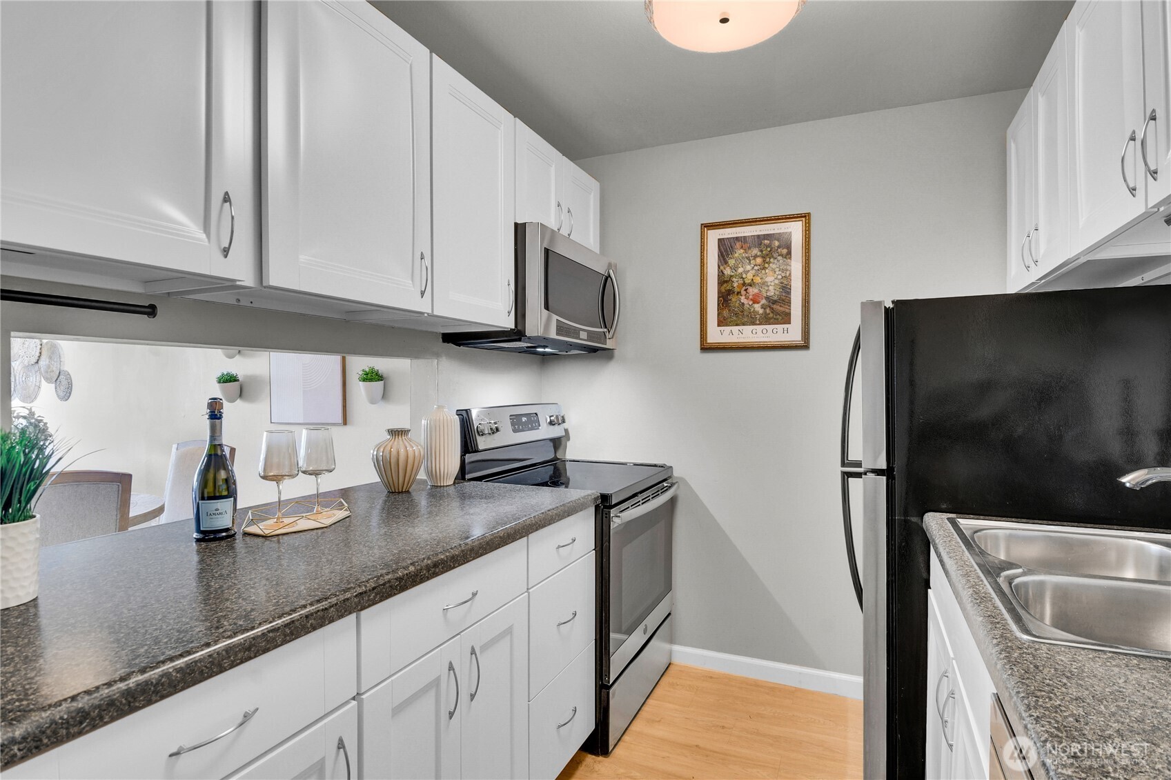 612 Prospect Street, Unit 204 Seattle, WA 98109 - Photo 8 of 18
